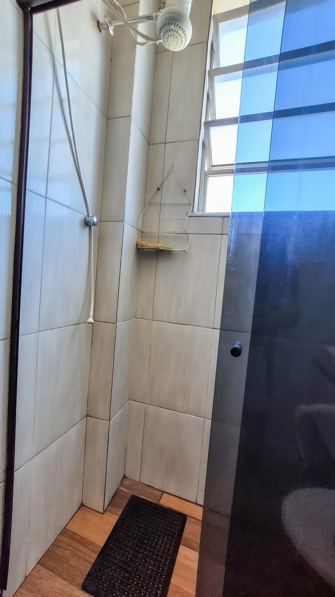 Furnished 2-bedroom apartment with 1 bathroom — photo 32