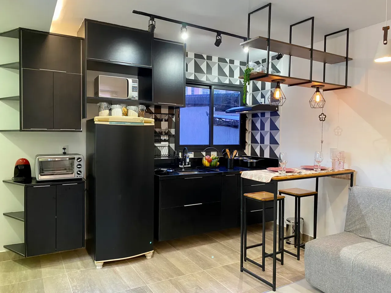 One-bedroom apartment with a washing machine — photo 11