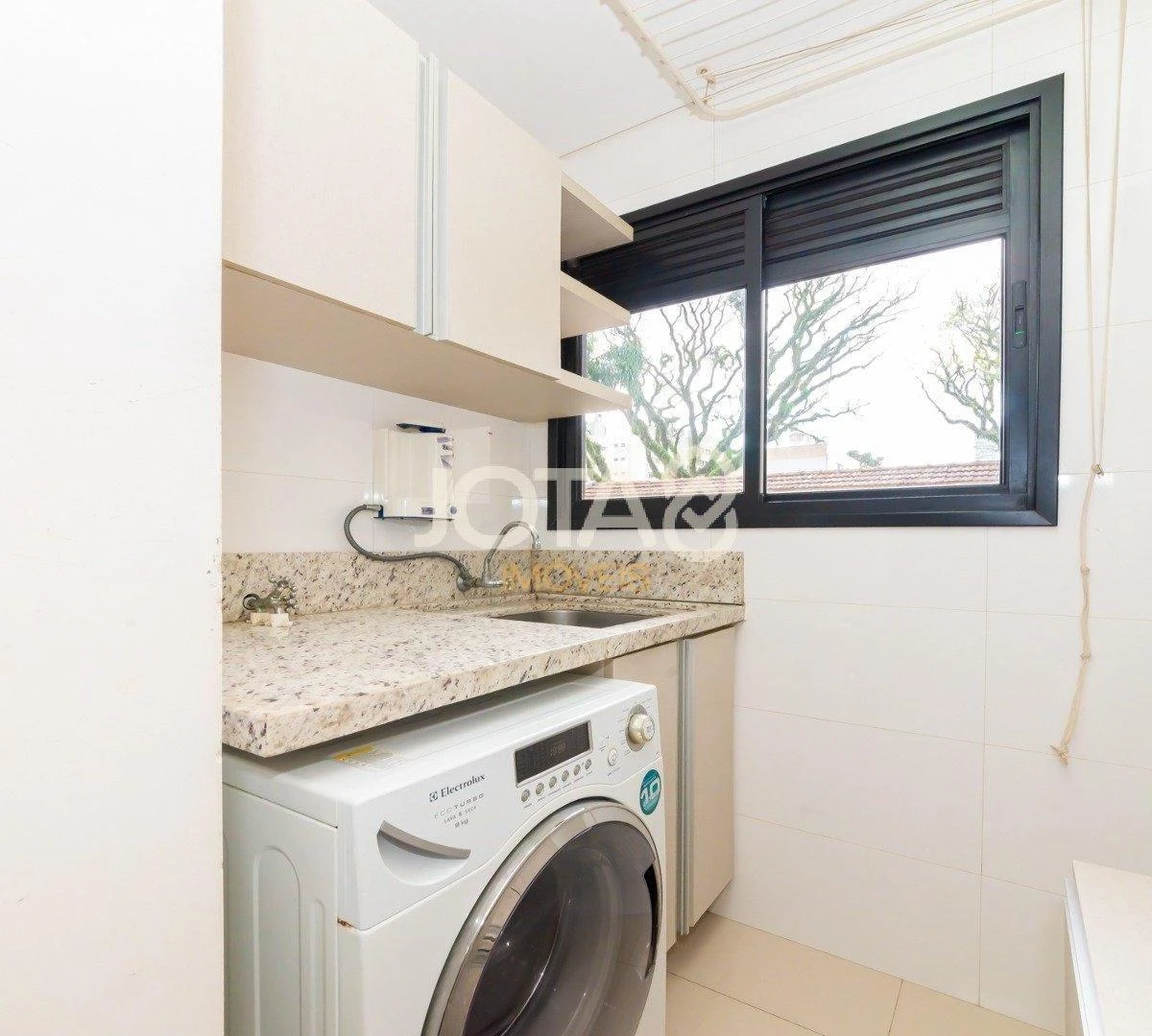 Furnished apartment, 79 m², with a home office — photo 38