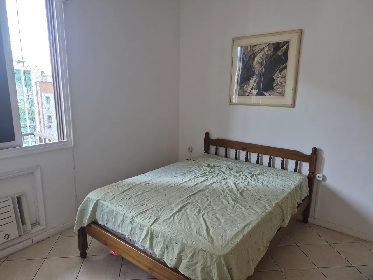 One-bedroom apartment in a building with a gym — photo 4