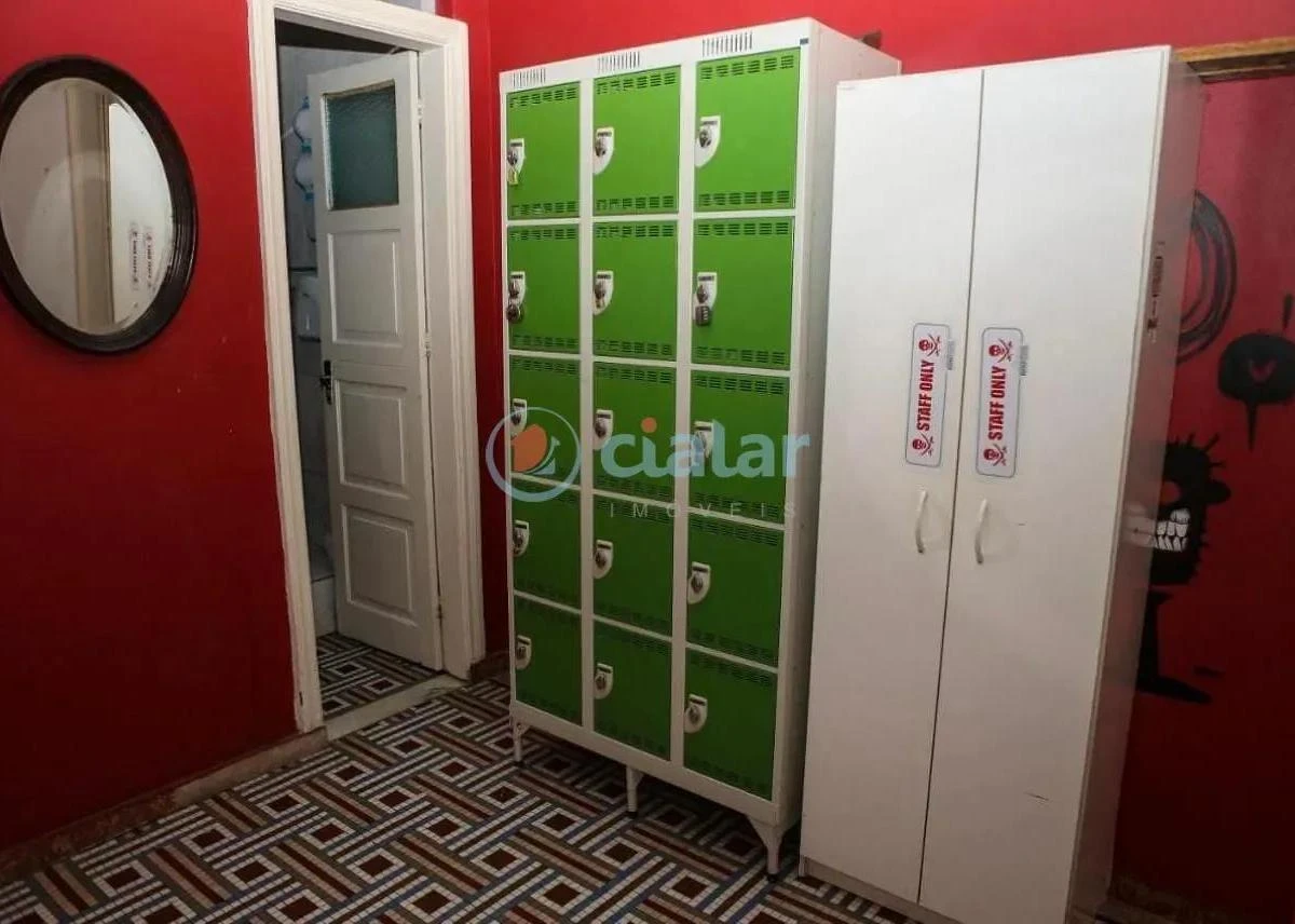 Furnished house with 11 bedrooms and 7 bathrooms — photo 17