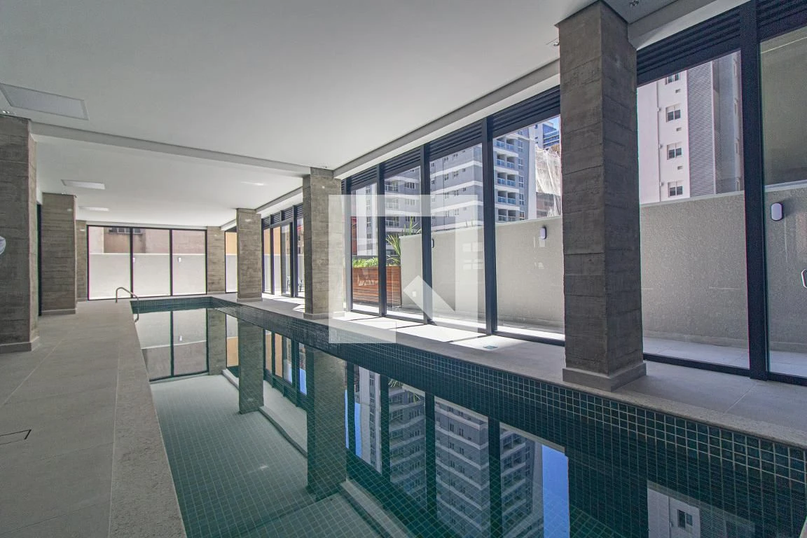 Furnished studio in a building with an indoor pool — photo 18