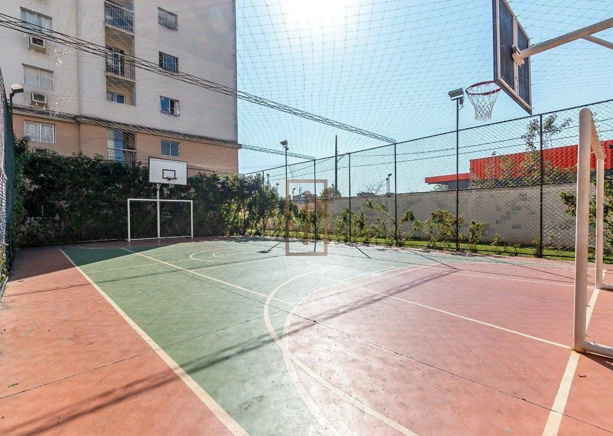 2-bedroom apartment in a building with a gym — photo 23