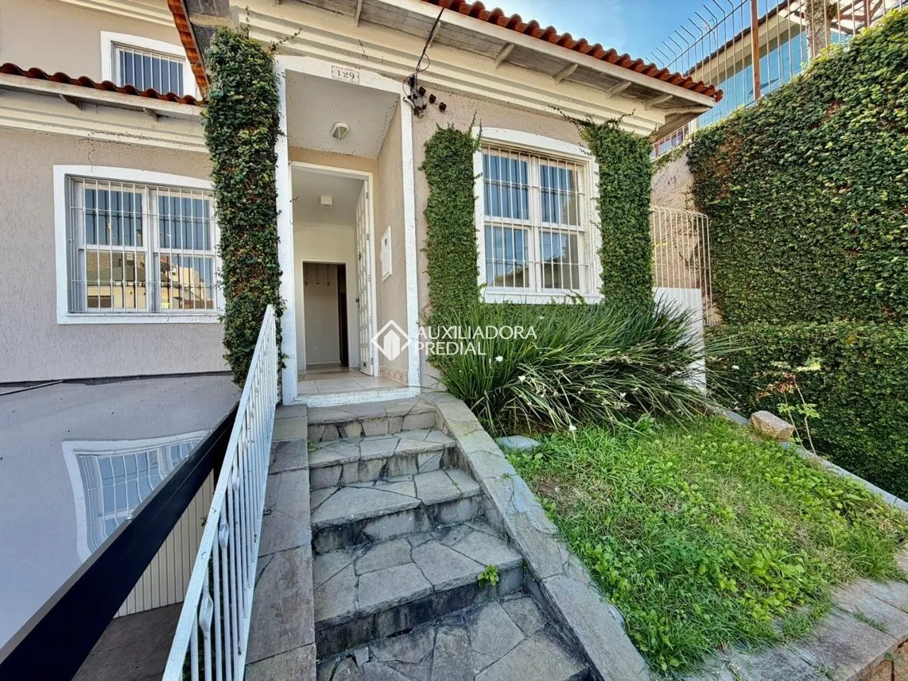 Робоче місце та 5 спалень: будинок 320 м² — photo 11