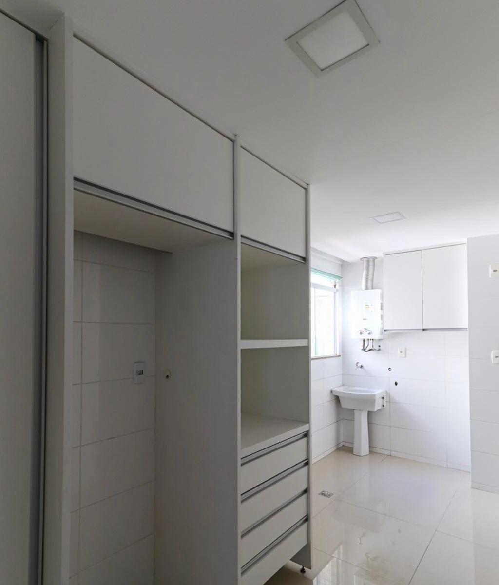 Rental apartment with 3 bedrooms and 1 en-suite bath — photo 2