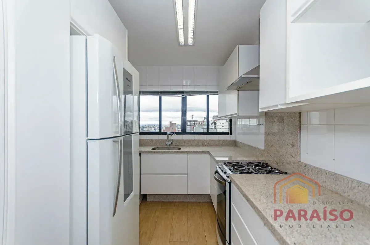 3-bedroom apartment in a building with a gym — photo 2