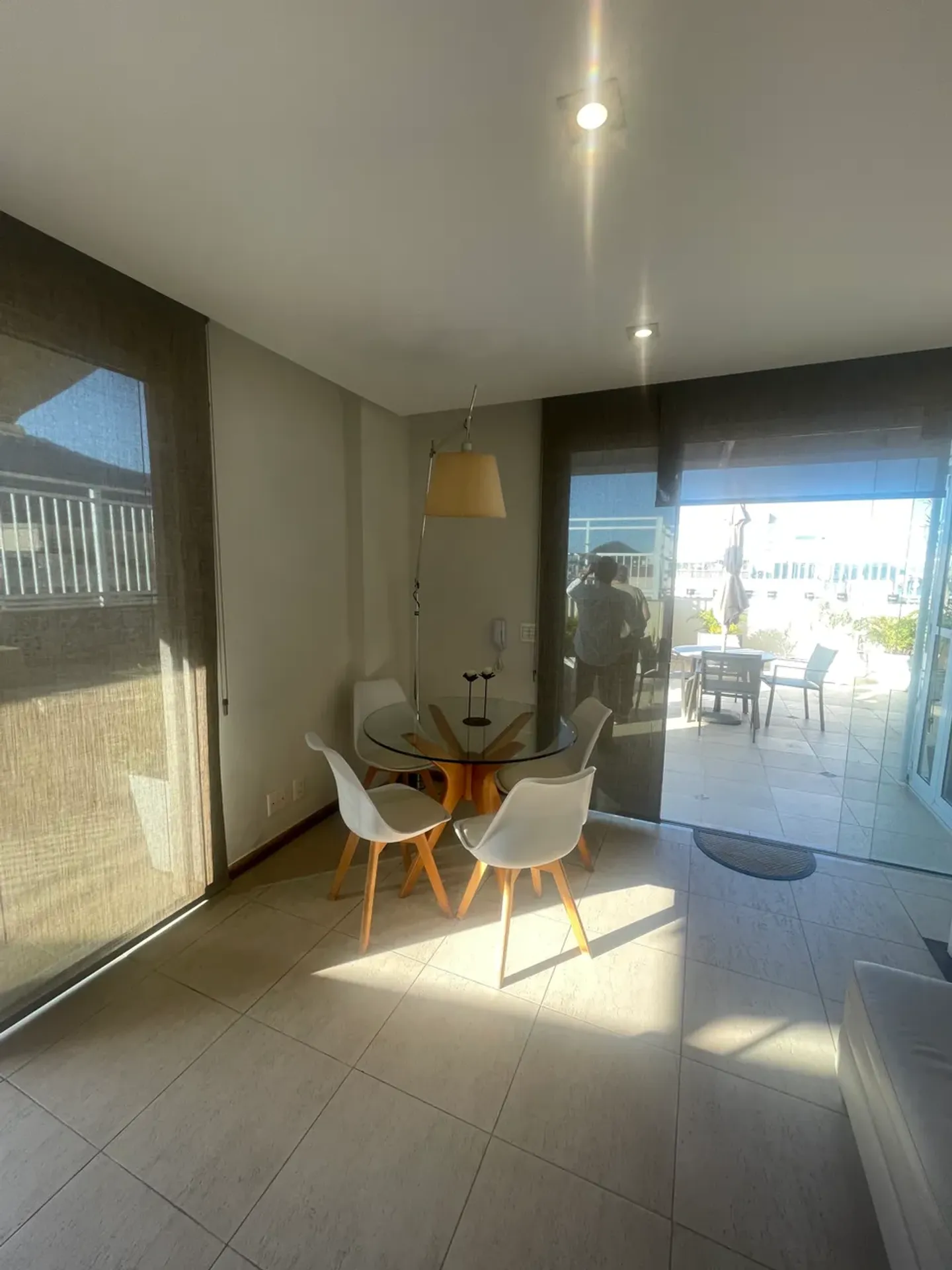 Furnished apartment with 4 bedrooms and 4 bathrooms — photo 25