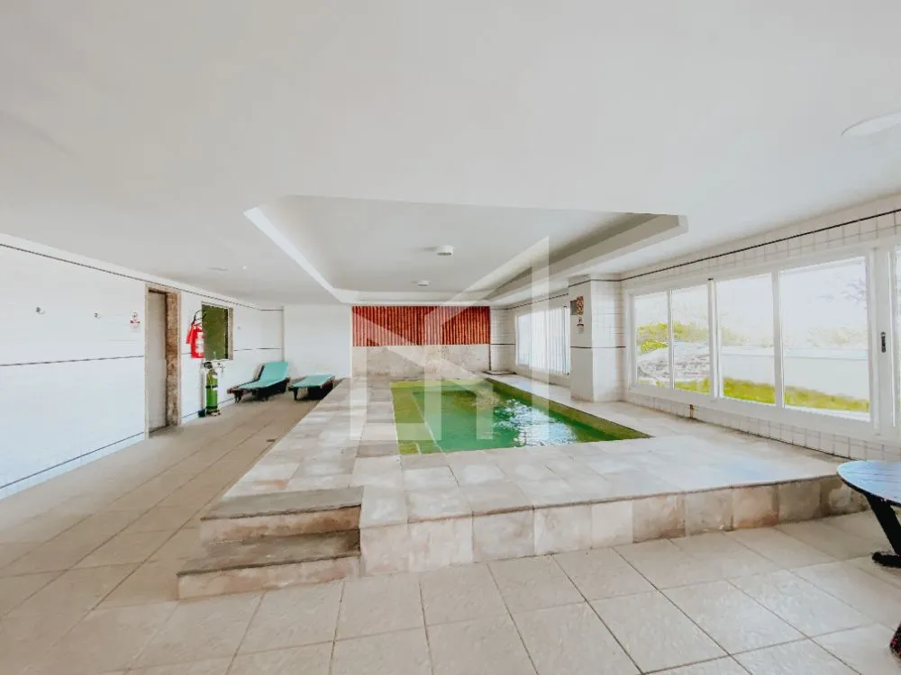 One-bedroom apartment in a building with a sauna — photo 18