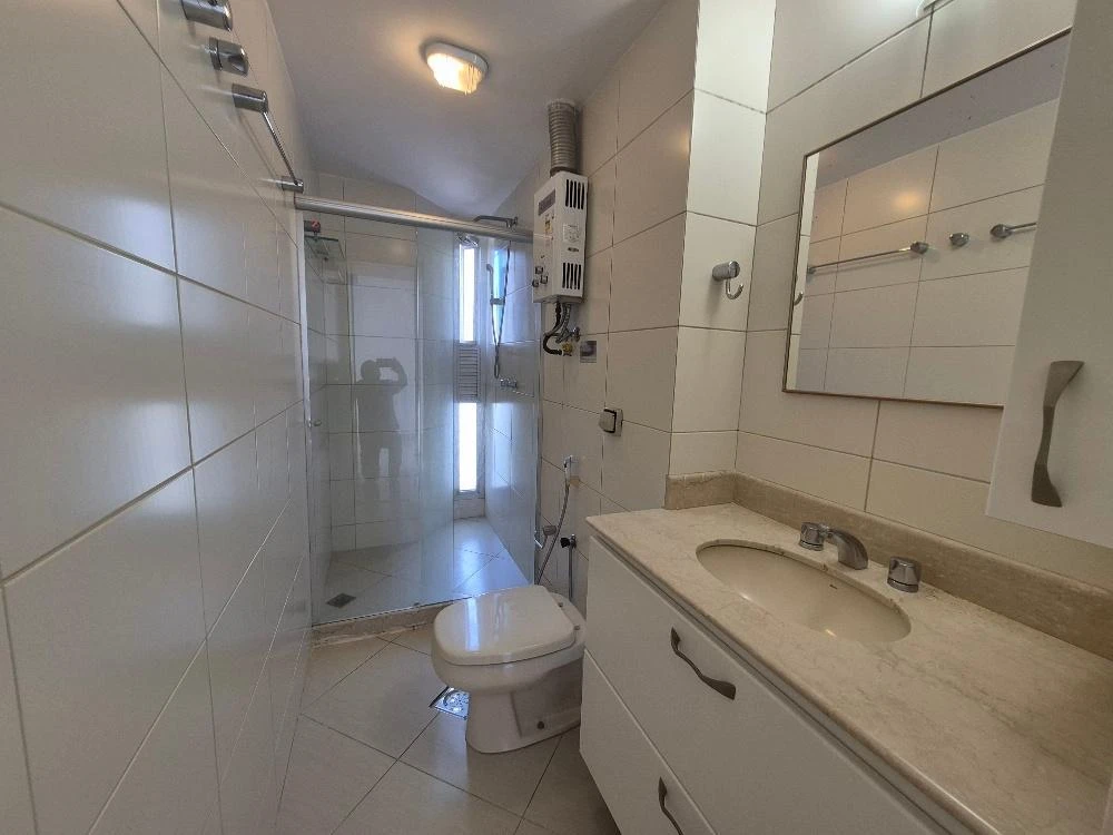 3-bedroom apartment with a mountain view in Rio de Janeiro — photo 9