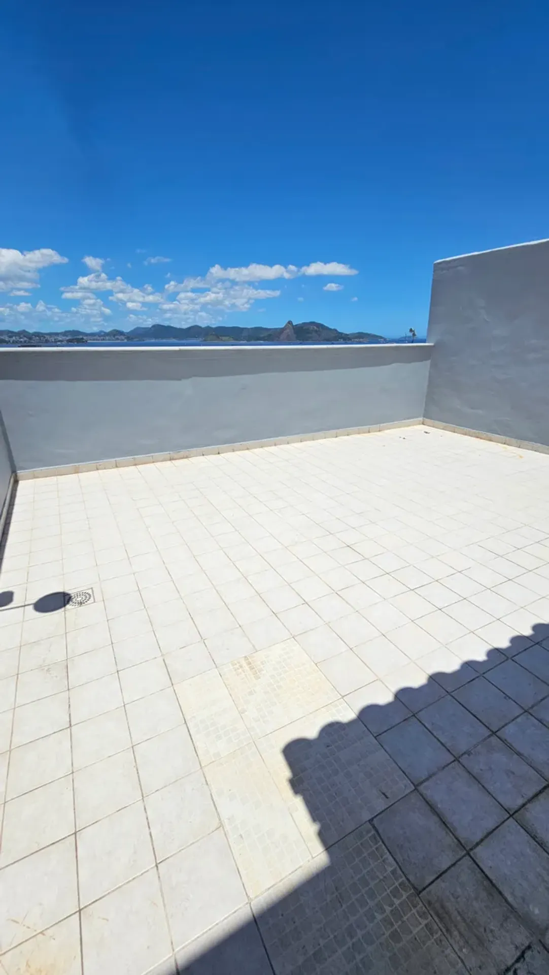 111 m² apartment with a separate fitted kitchen — photo 3