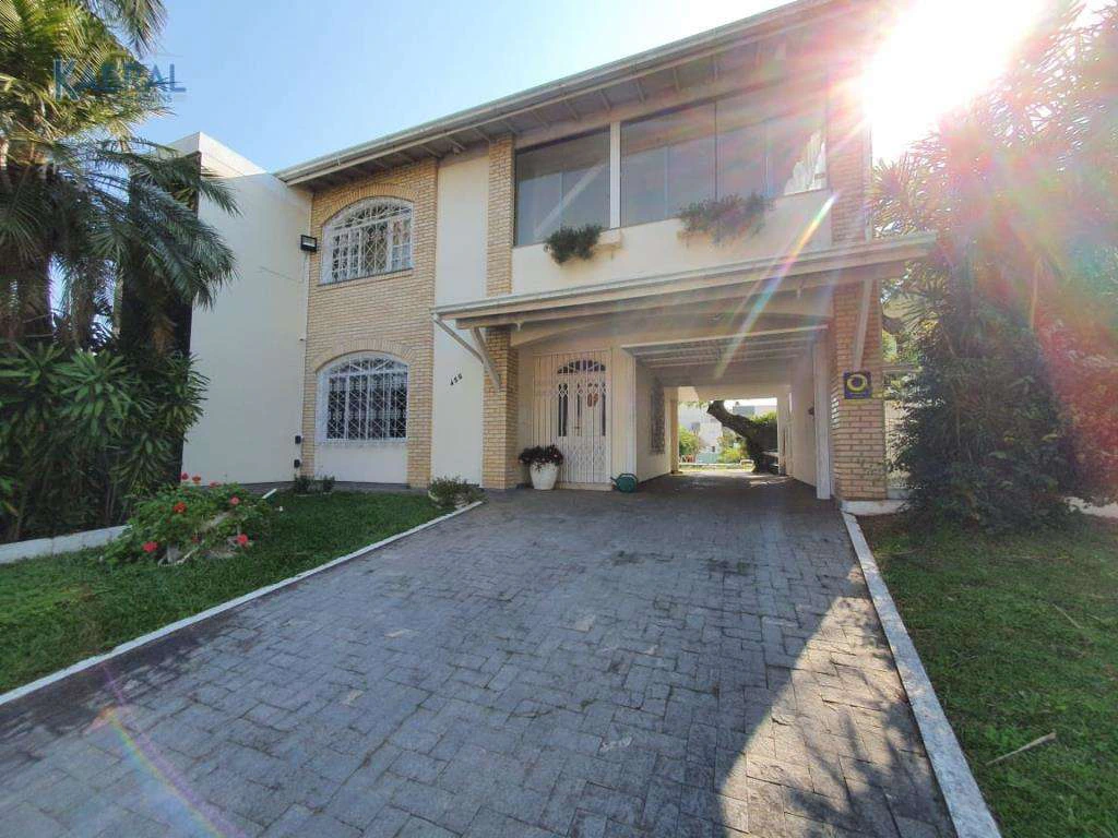 Rental house with 6 bedrooms and a private garden — photo 2