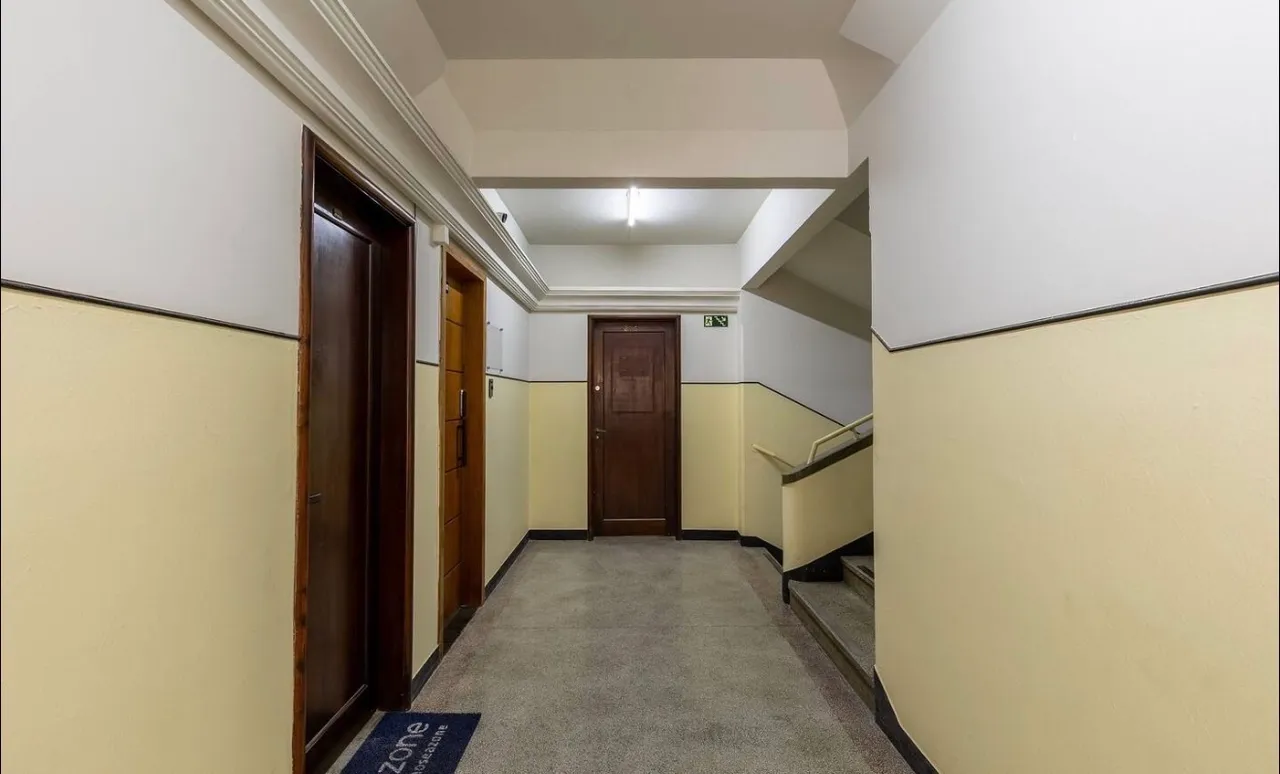 Furnished 1-bedroom apartment with a washing machine — photo 16
