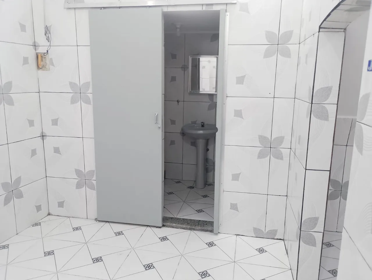 Casa de 32 m² com 1 quarto e kitchenette com fogão — photo 10