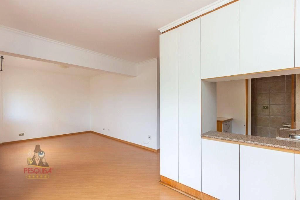 Apartment, 56 m², with wood or laminate floors — photo 5