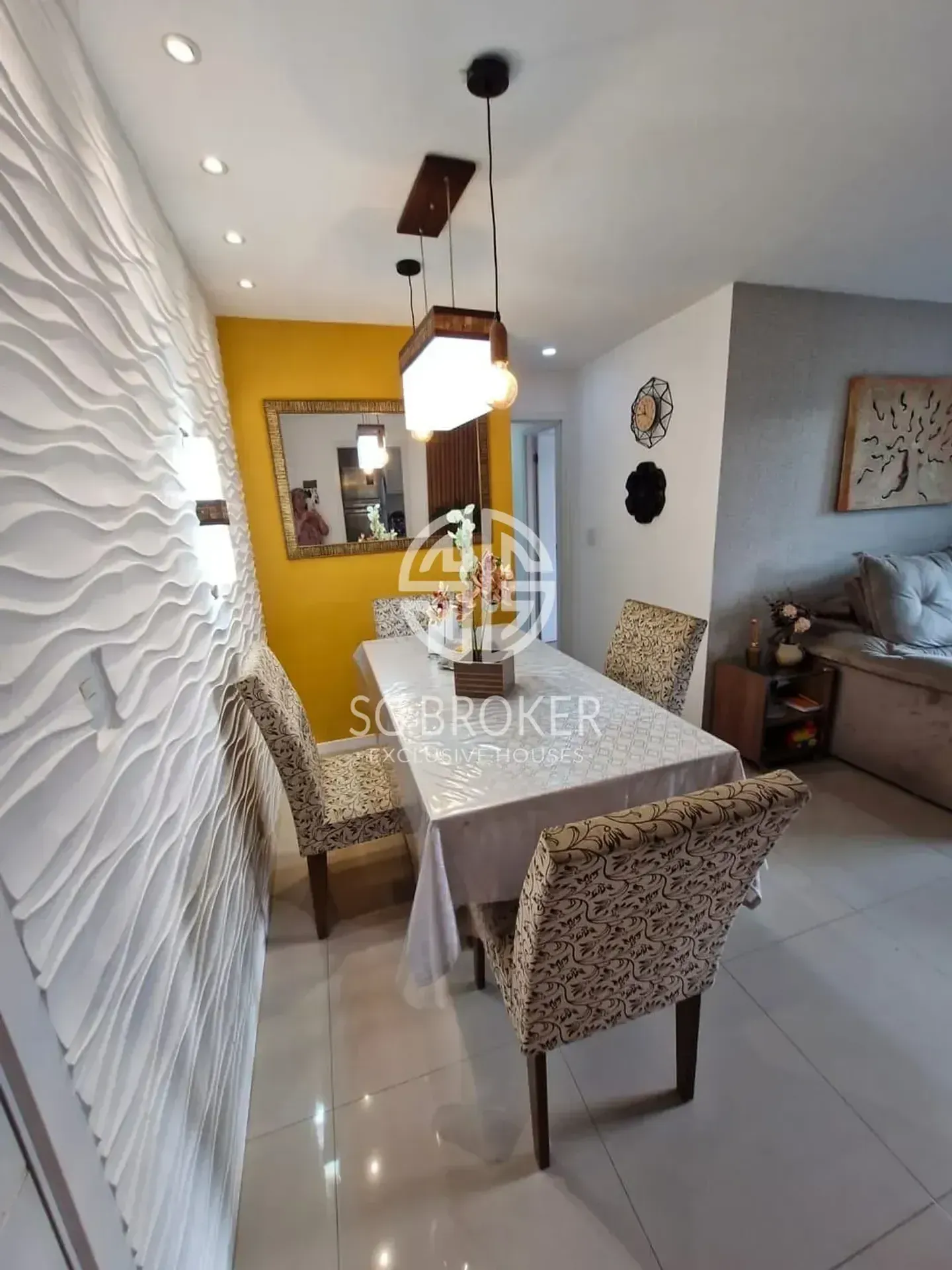 Glass-enclosed balcony in a 3-bedroom apartment, 91 m² — photo 10