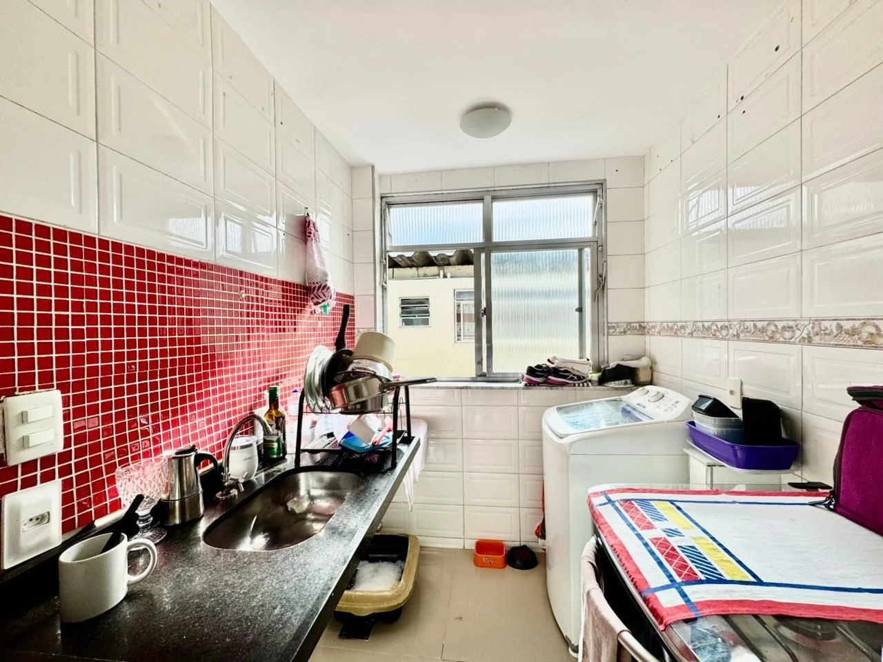 Casa mobiliada com 2 quartos e cozinha com fogão a gás — photo 11