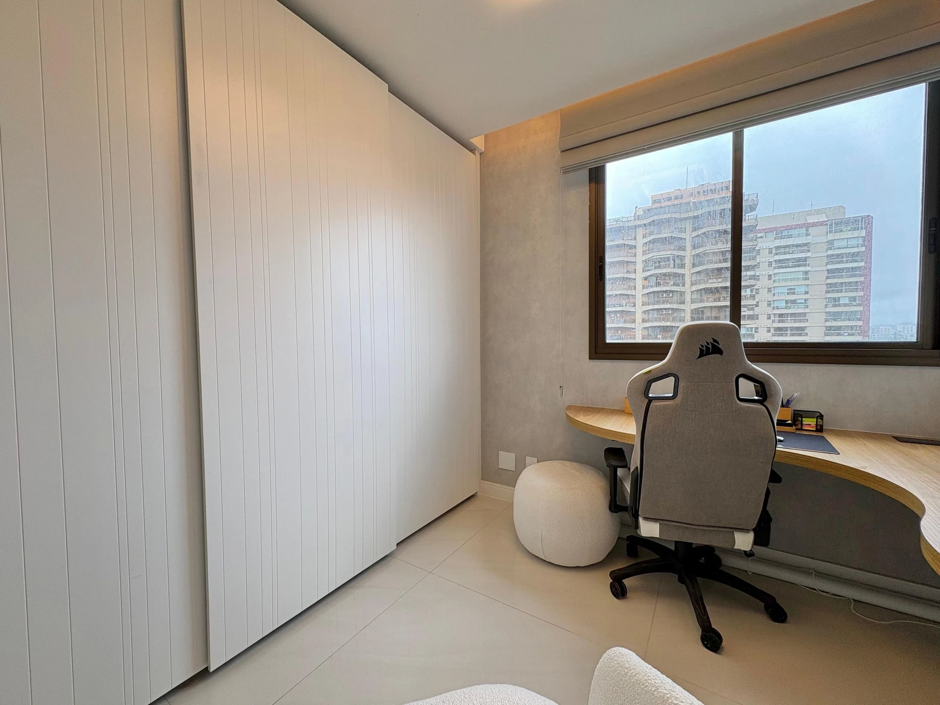 Furnished apartment, 75 m², with floor-to-ceiling windows — photo 12