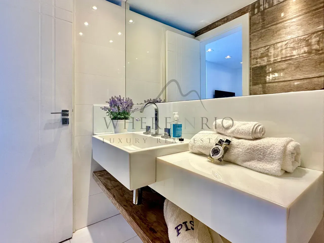 3-bedroom penthouse with 3 bathrooms — photo 13