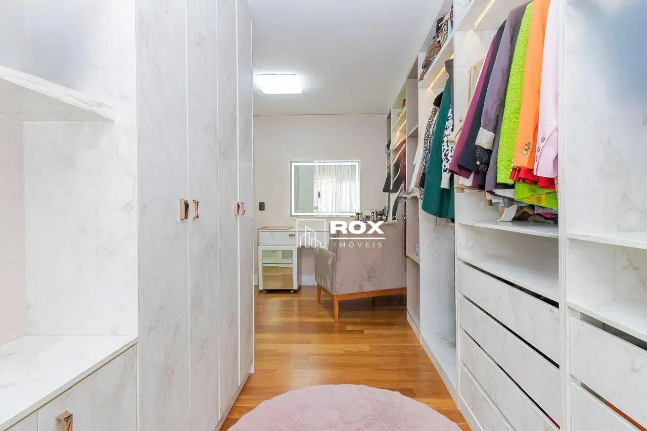 Furnished house with 4 en-suite bedrooms and 266 m² — photo 25
