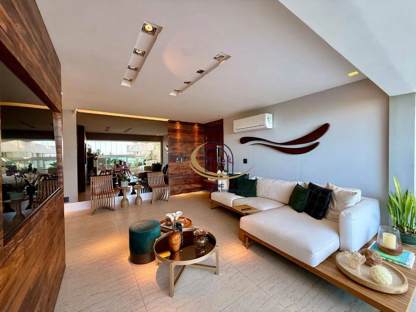 Front-facing penthouse with 215 m² and 4 bedrooms — photo 7