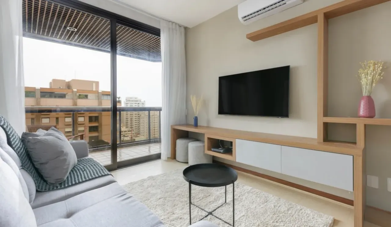 Furnished apartment with open-plan kitchen and 2 bedrooms — photo 4