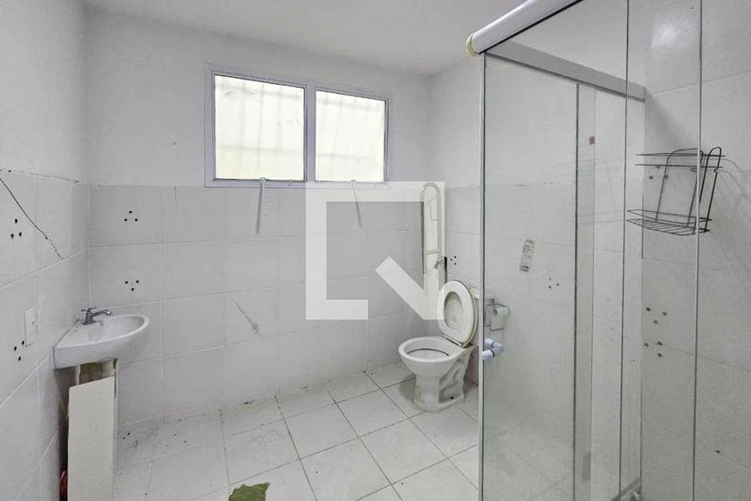 2-bedroom apartment in a building with a gym — photo 10