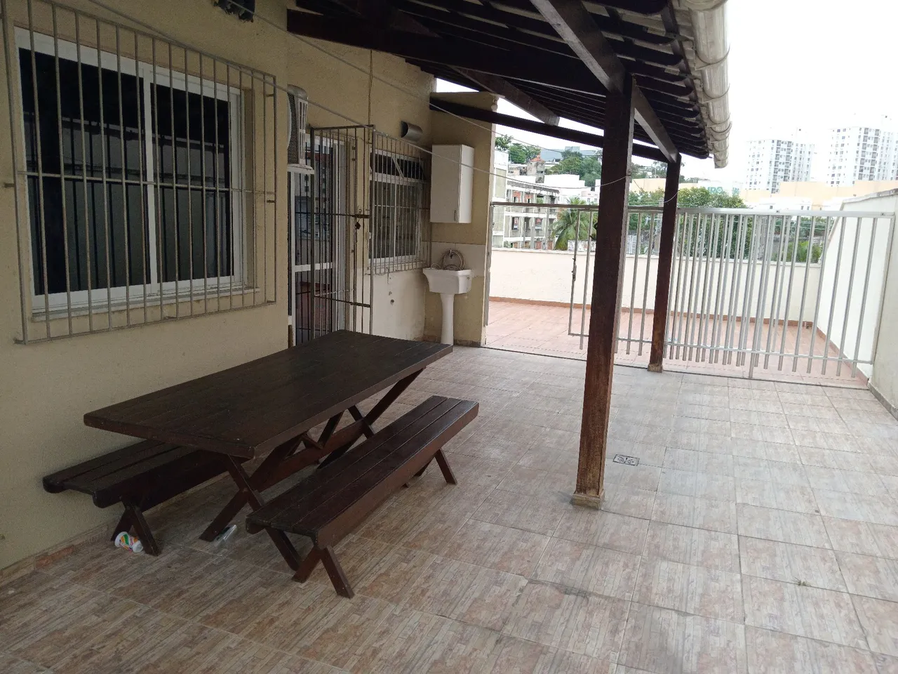 Furnished 2-bedroom apartment with a balcony — photo 9