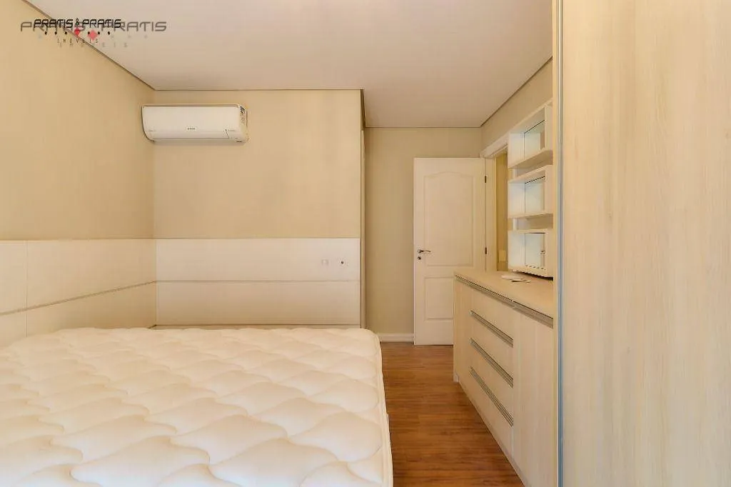 Apartment with 4 bedrooms and gas-stove kitchen — photo 26