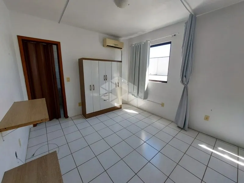 Studio, 37 m², with a home office — photo 3