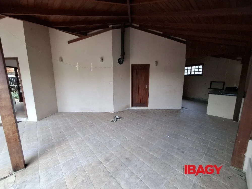 Casa de 4 dormitórios (1 suíte) com 182 m² e 2 vagas — photo 21