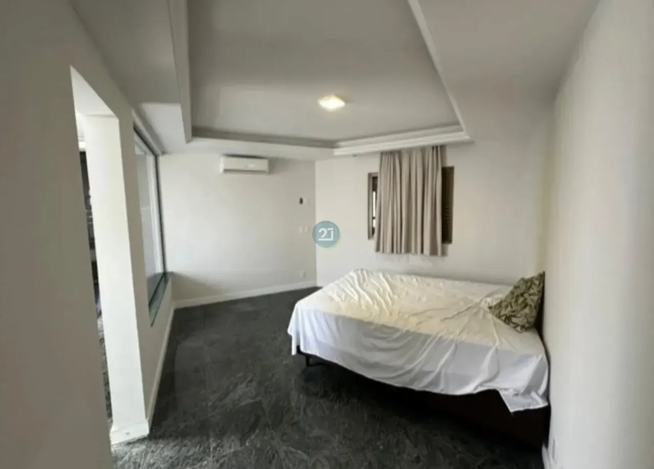 Furnished 3-bedroom penthouse with 485 m² — photo 8