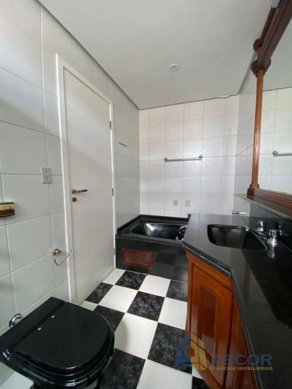 3-bedroom apartment with a home office — photo 13