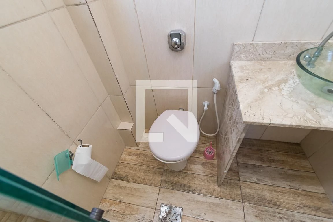 One-bedroom apartment with a washing machine — photo 29