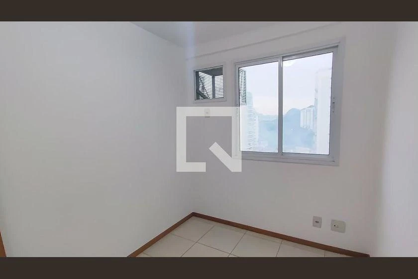 3-bedroom apartment in a building with a gym — photo 32