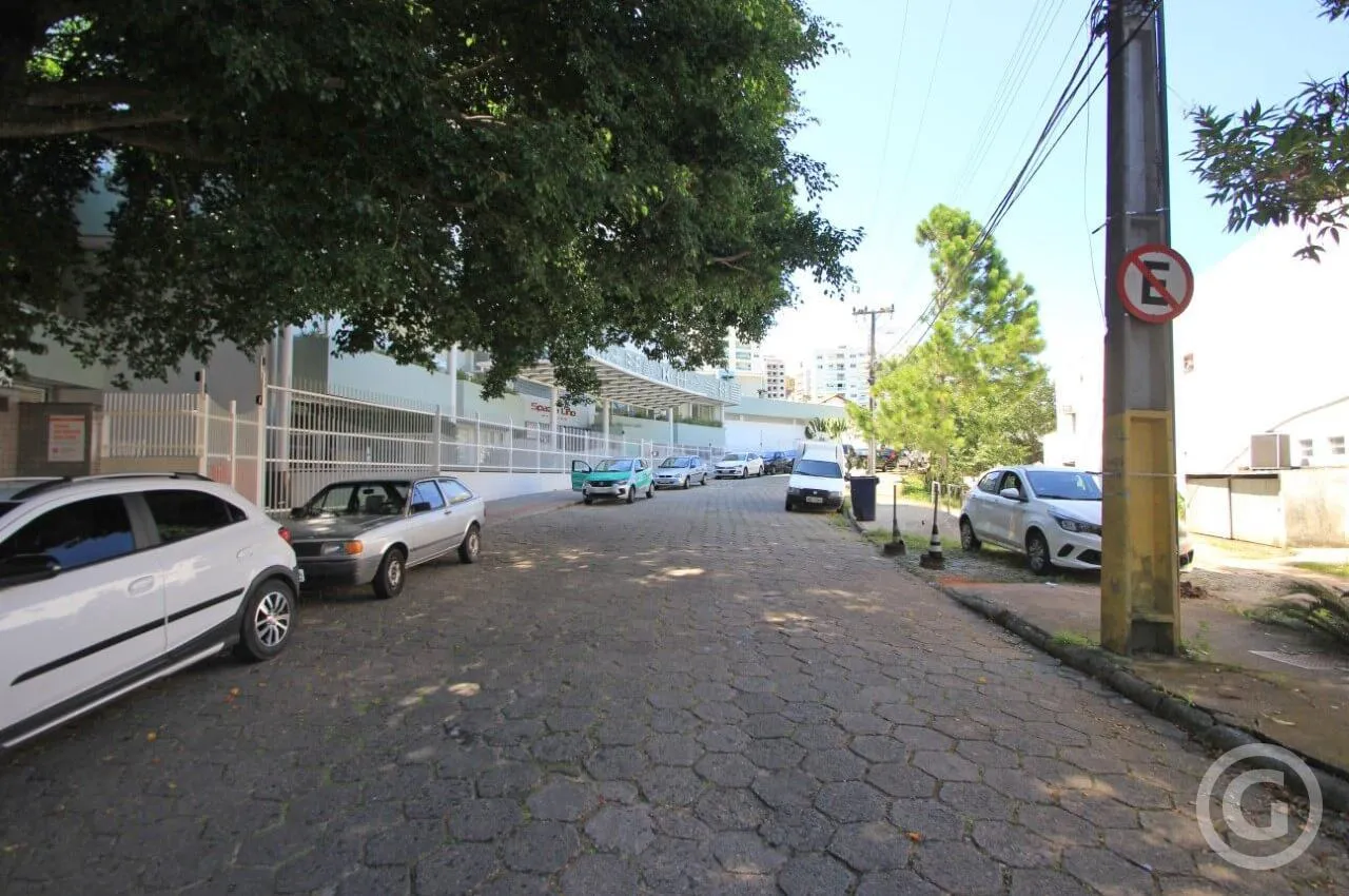 2-bedroom apartment with a glass-enclosed balcony — photo 15