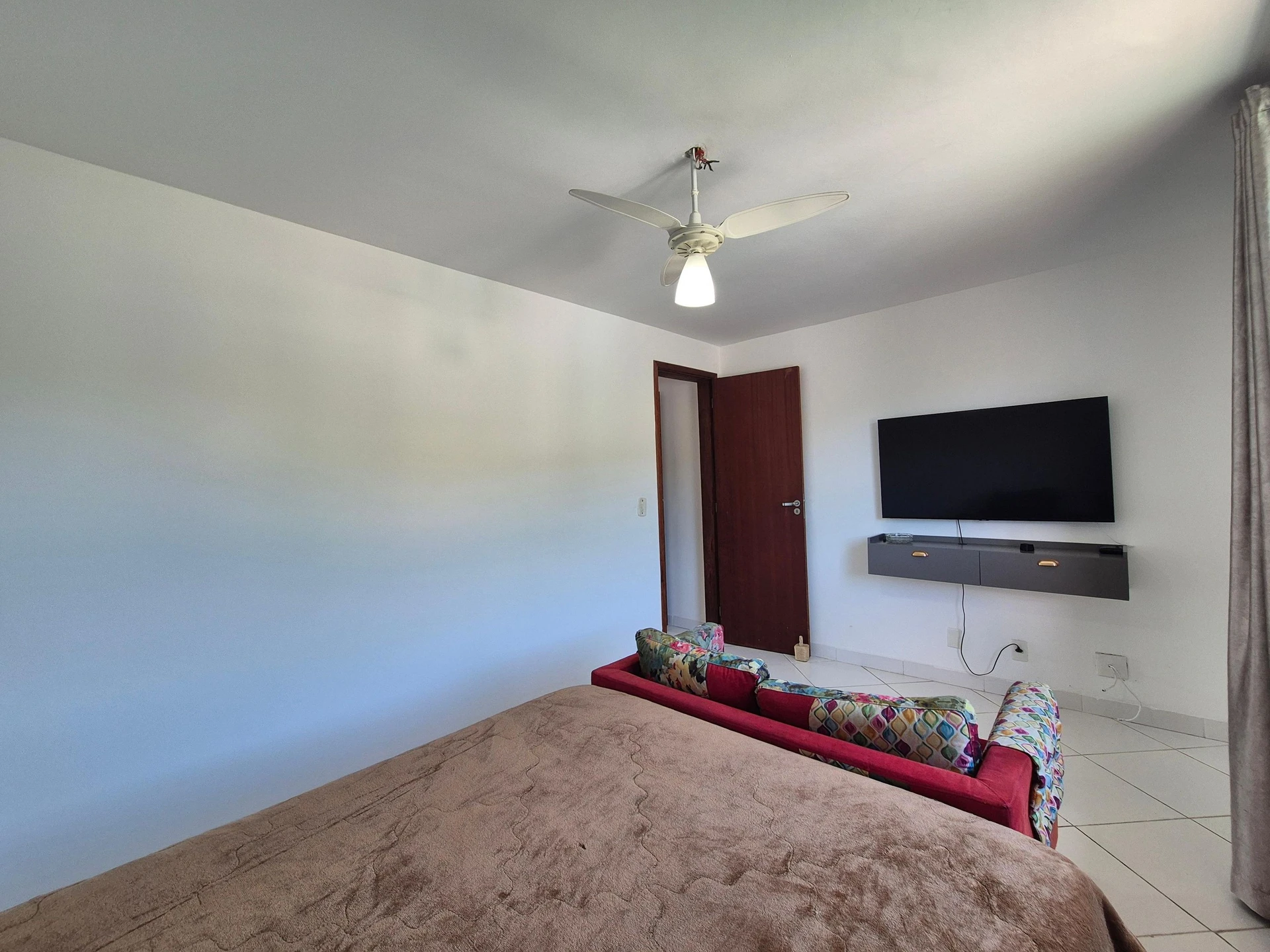 Furnished house with 4 bedrooms and a balcony — photo 16