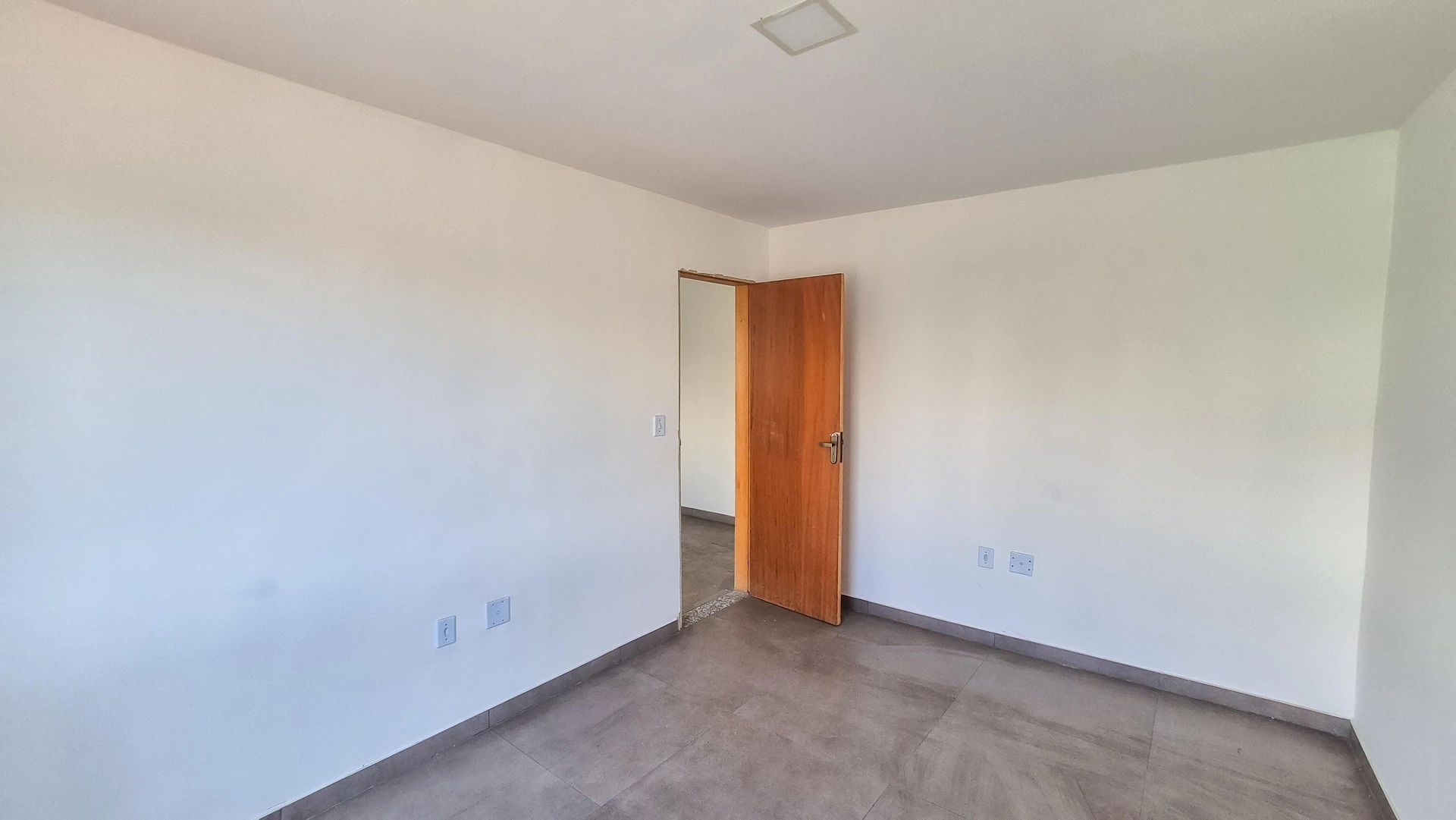 Apartment with 2 bedrooms and a balcony with grill — photo 13