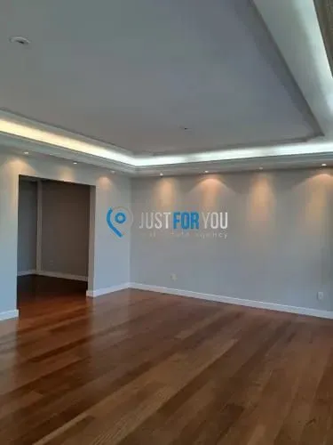 Apartment with 4 bedrooms, 5 bathrooms and a balcony — photo 4