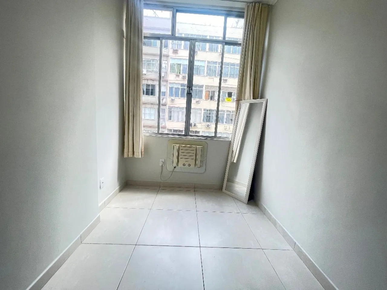Apartamento de 1 quarto com box de vidro e aquecimento a gás — photo 12