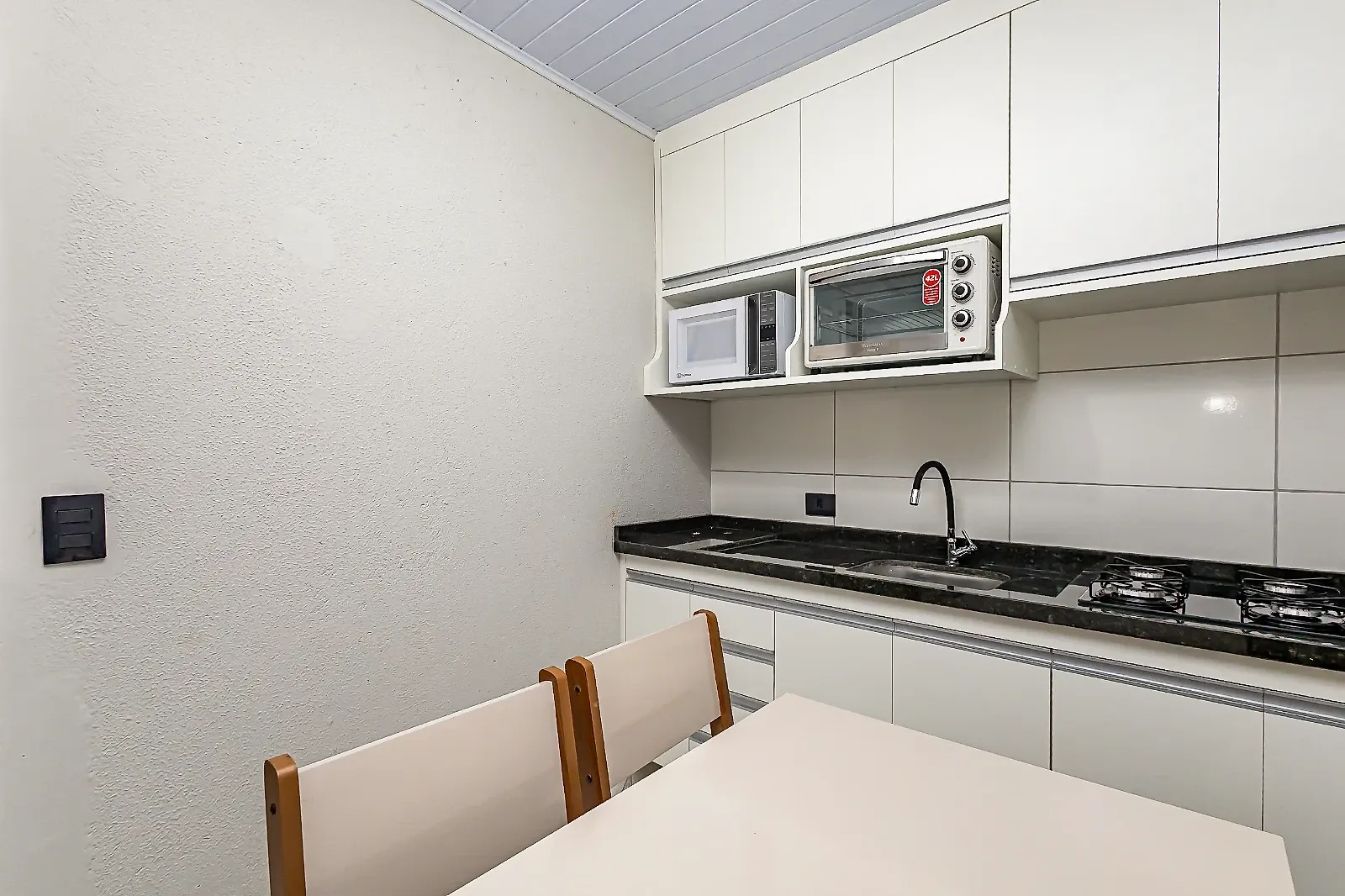 One-bedroom apartment with a washing machine in Curitiba — photo 10