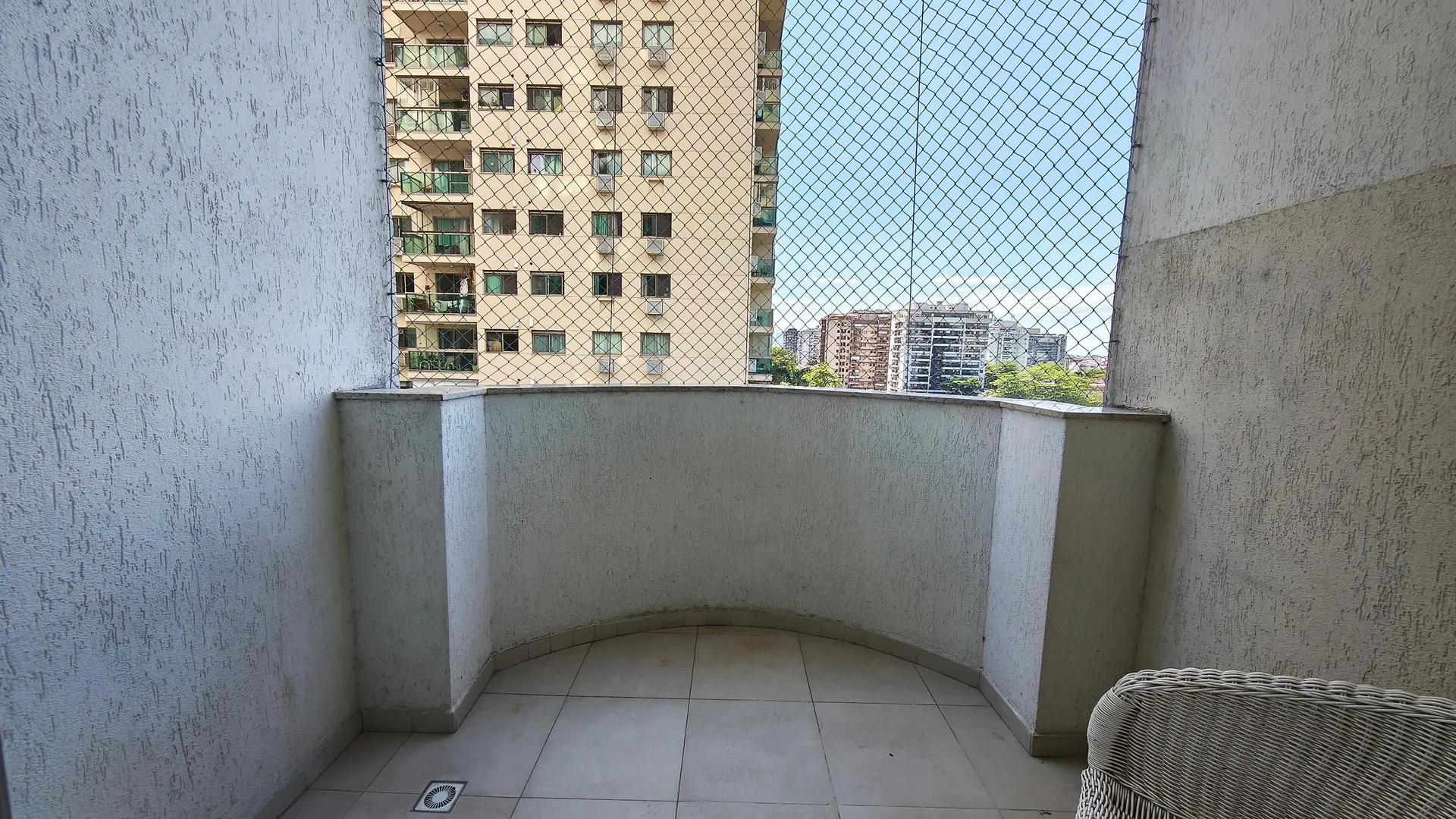 Rent-ready 2-bedroom apartment with balcony — photo 16