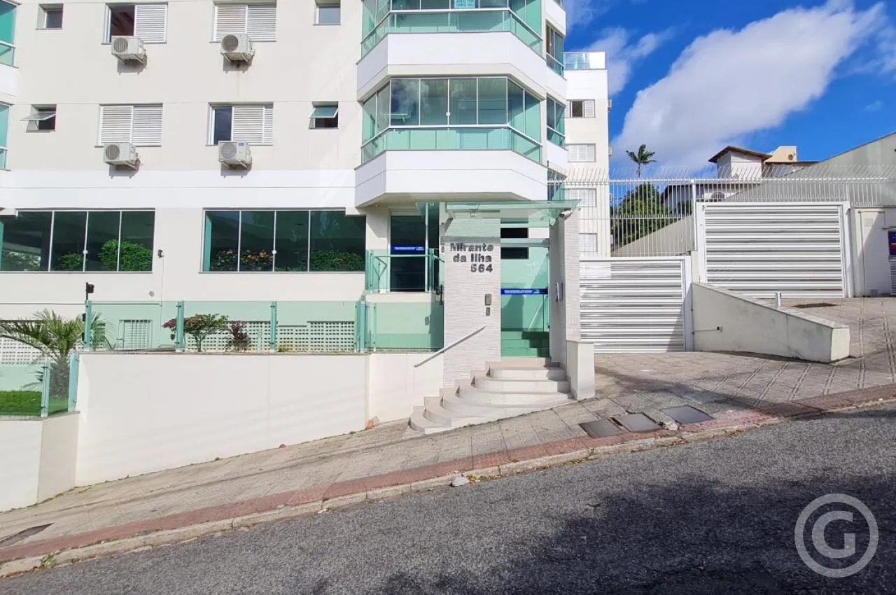 4-bedroom apartment with an enclosed balcony grill — photo 5
