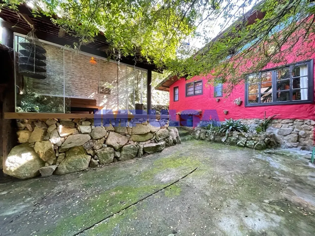 3-bedroom house with a fireplace in Florianópolis — photo 10