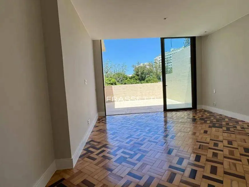 4 quartos e janelas do piso ao teto: apartamento de 460 m² — photo 16