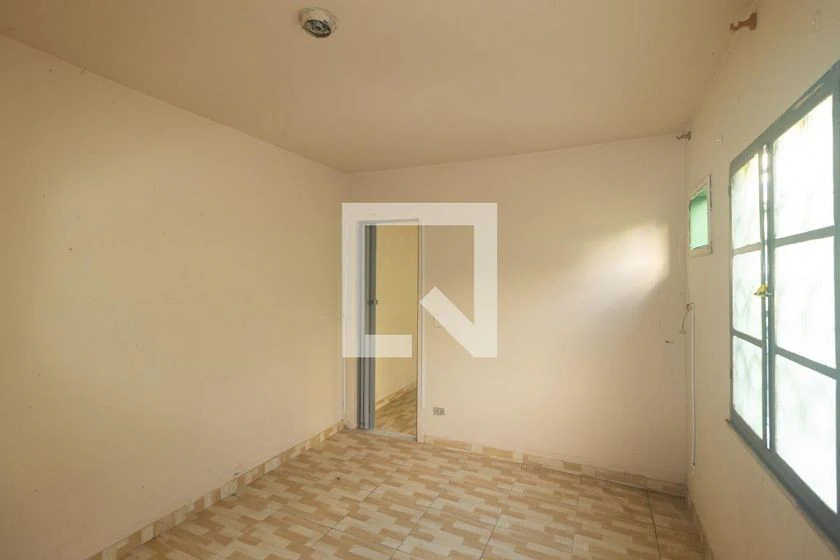 Casa con 2 dormitorios, 1 baño y zona de lavado — photo 19