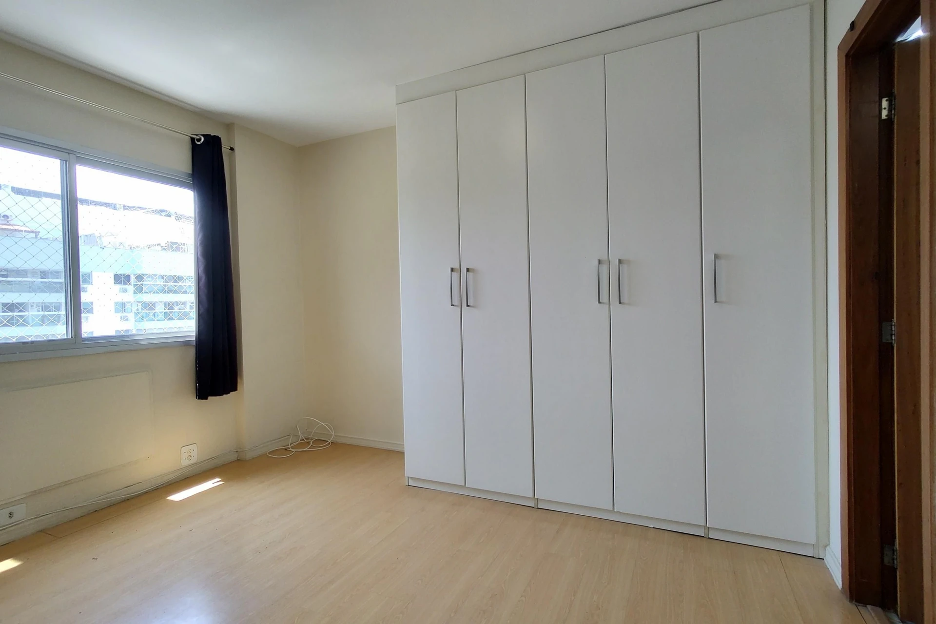 99 m² apartment with a water view and a washing machine — photo 23