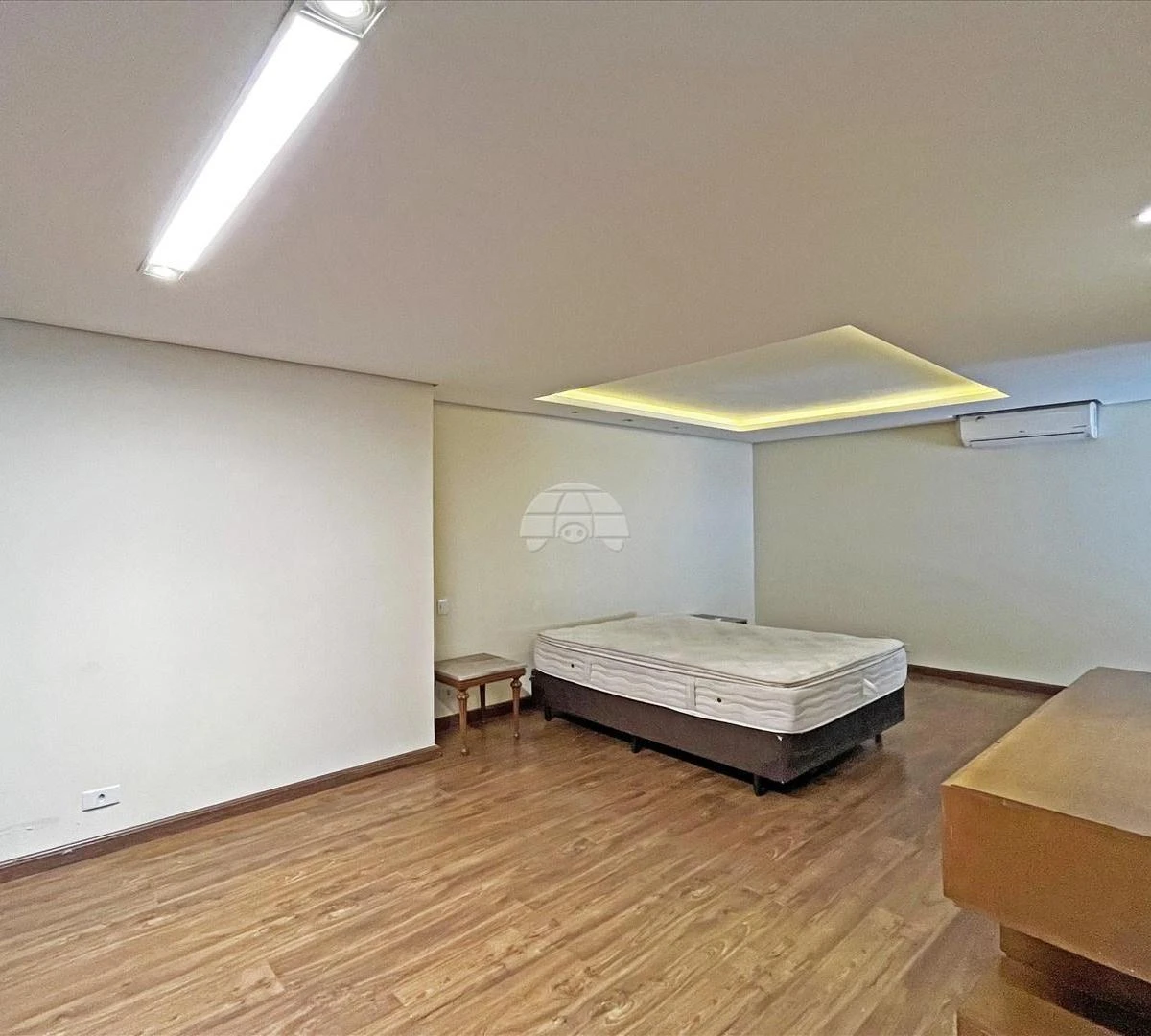 Washing machine in a 5-bedroom house, 280 m² — photo 15