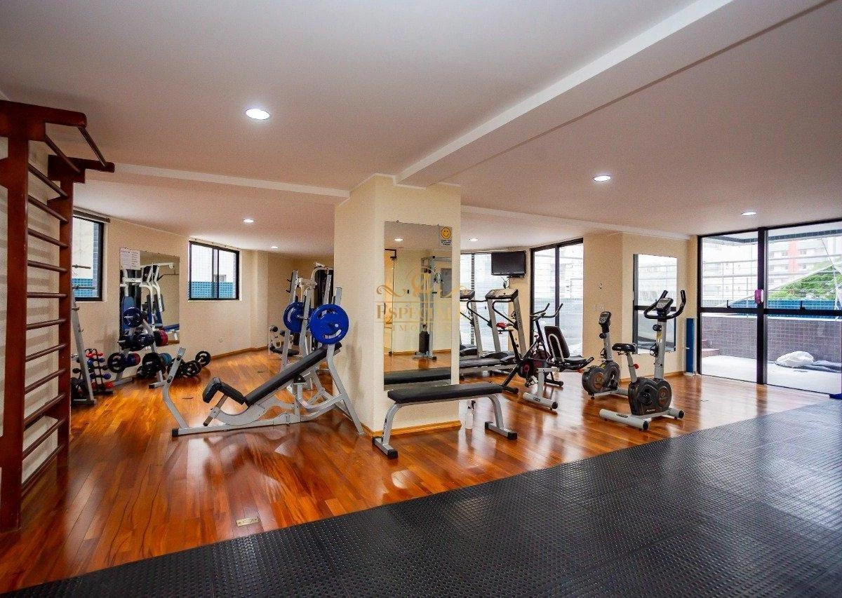 One-bedroom apartment in a building with a gym — photo 19