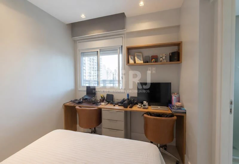 160 m² apartment with 4 bedrooms and 1 bathroom — photo 11