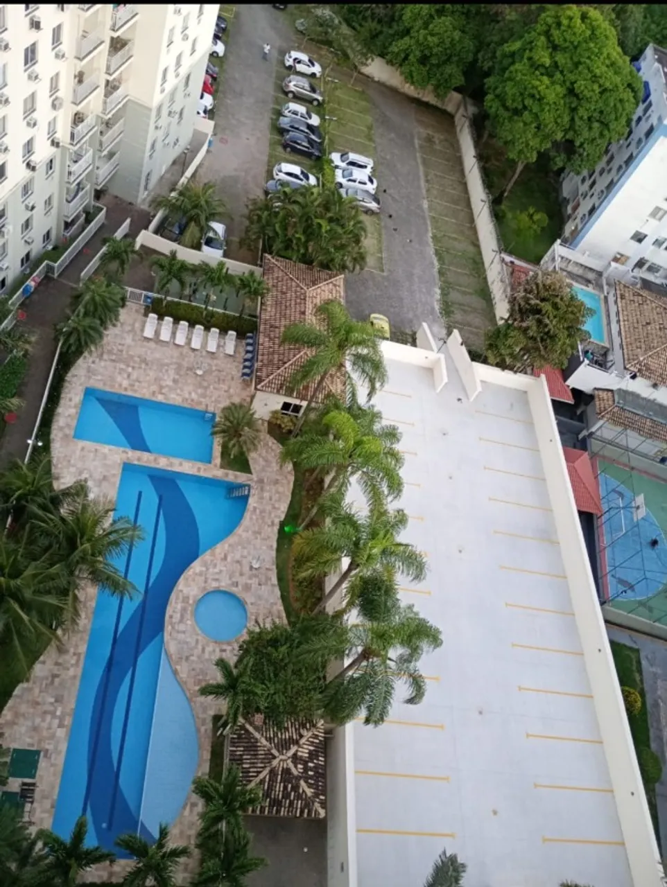 2-bedroom apartment in a building with a gym — photo 14